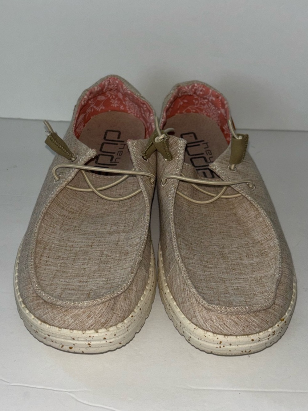 Hey Dude Wendy Women’s Chambray White Nut Loafer Shoes Size 9